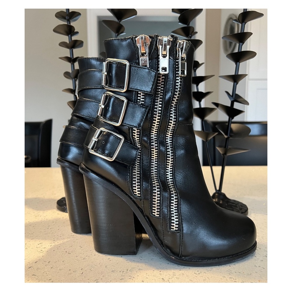 BLACK JEFFREY CAMPBELL ANKLE BOOTIES SZ 7